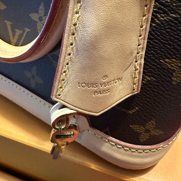 Authentic Louis Vuitton Alma BB in Monogram Microchip - Picture 13 of 14